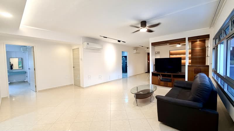 647 Pasir Ris Drive 10, 647 Pasir Ris Drive 10, 3 Bedrooms, 1,560 sqft, HDB Flat For Rent, by Carrie Tan, 500209566 - Living Room - PropertyGuru.com.sg