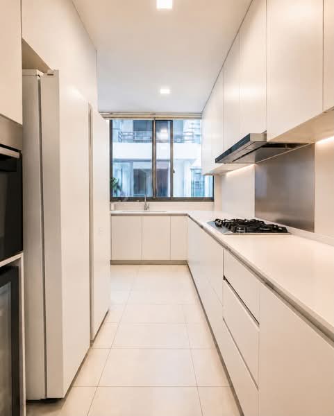 Rivergate, 93 Robertson Quay, 4 Bedrooms, 1,938 sqft, Condominium For Sale, by Lewis Koh, 500209576 - Kitchen - PropertyGuru.com.sg