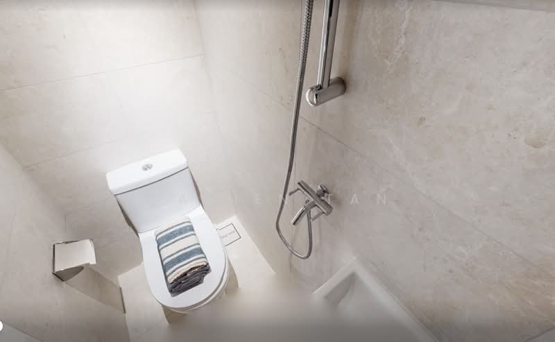 Dunearn House, 764 Dunearn Road, 4 Bedrooms, 1,378 sqft, Condominium For Sale, by Damien Tan, 500209577 - Bathroom - PropertyGuru.com.sg