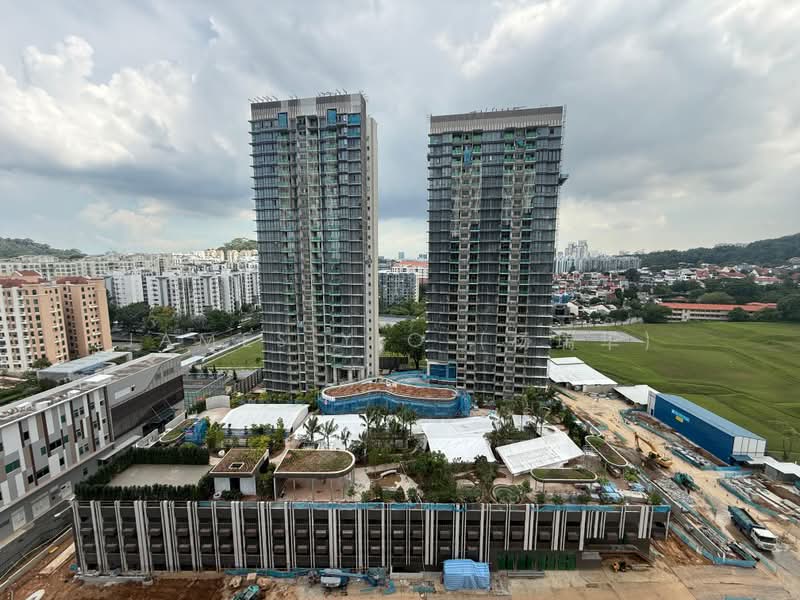 Midwood, 8 Hillview Rise, 3 Bedrooms, 904 sqft, Condominium For Sale, by James Yio (杨瑞华), 500209587 - Exterior - PropertyGuru.com.sg