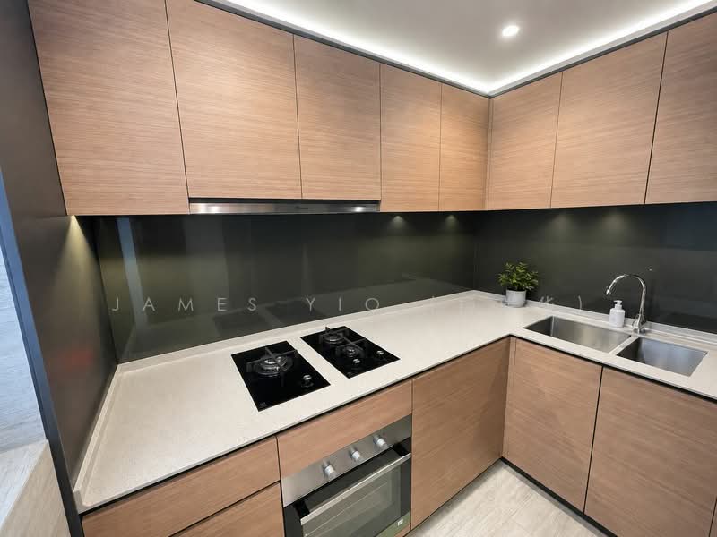Midwood, 8 Hillview Rise, 3 Bedrooms, 904 sqft, Condominium For Sale, by James Yio (杨瑞华), 500209587 - Kitchen - PropertyGuru.com.sg