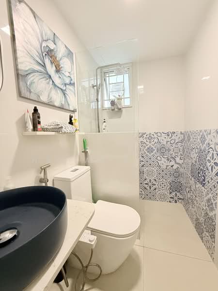 The Dew, 30 Bukit Batok St 21, 3 Bedrooms, 1,431 sqft, Executive Condominium For Sale, by Nadiah Nasir, 500209592 - Bathroom - PropertyGuru.com.sg
