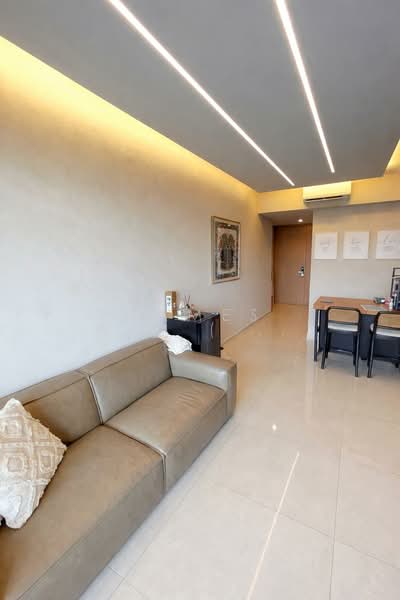 Midwood, 8 Hillview Rise, Dairy Farm / Bukit Panjang / Choa Chu Kang, 3 Bedrooms, 904 sqft, Condominium For Sale, by James Yio (杨瑞华), 500209593 - Living Room - PropertyGuru.com.sg