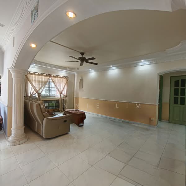 318 Tampines Street 33, 318 Tampines Street 33, 3 Bedrooms, 1,399 sqft, HDB Flat For Sale, by Winnie Lim, 500209617 - Living Room - PropertyGuru.com.sg