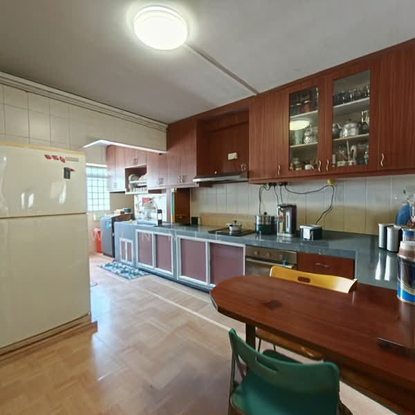 318 Tampines Street 33, 318 Tampines Street 33, 3 Bedrooms, 1,399 sqft, HDB Flat For Sale, by Winnie Lim, 500209617 - Kitchen - PropertyGuru.com.sg