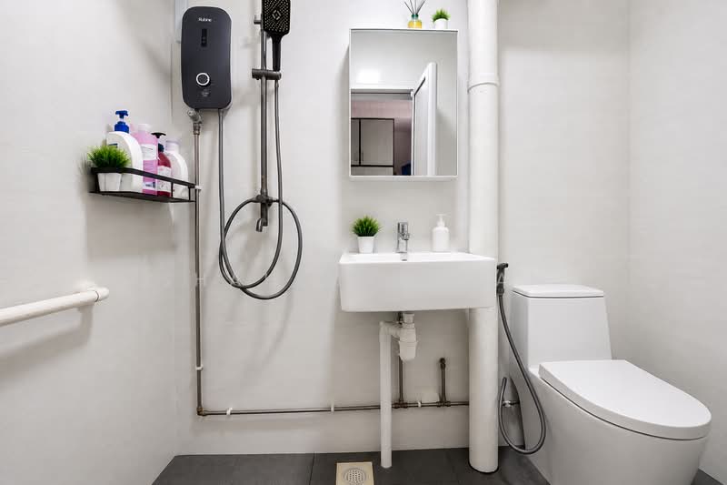 441 Fajar Road, 441 Fajar Road, 3 Bedrooms, 1,119 sqft, HDB Flat For Sale, by Shah Marican, 500209620 - Bathroom - PropertyGuru.com.sg