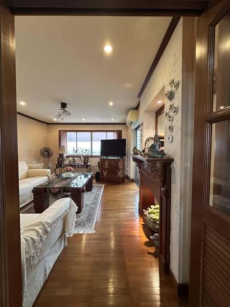 221 Hougang Street 21, 221 Hougang Street 21, 3 Bedrooms, 1,593 sqft, HDB Flat For Sale, by Raphael Seah YX, 500209625 - Living Room - PropertyGuru.com.sg