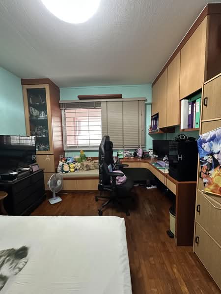 221 Hougang Street 21, 221 Hougang Street 21, 3 Bedrooms, 1,593 sqft, HDB Flat For Sale, by Raphael Seah YX, 500209625 - Study - PropertyGuru.com.sg