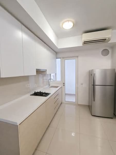 Waterview, 95 Tampines Avenue 1, 2 Bedrooms, 786 sqft, Condominium For Sale, by Dylan Lee, 500209626 - Kitchen - PropertyGuru.com.sg