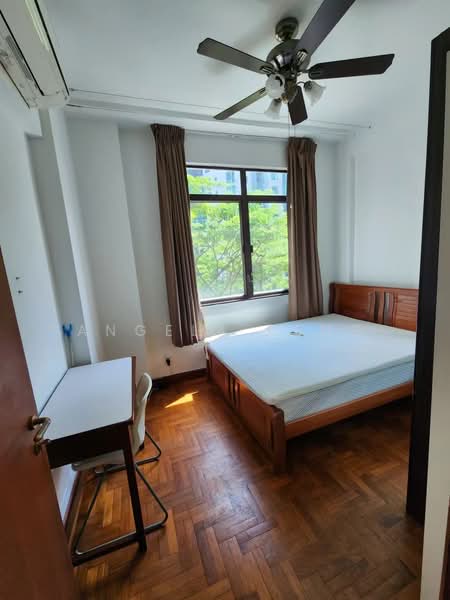 Parc Oasis, 41 Jurong East Avenue 1, 2 Bedrooms, 1,076 sqft, Condominium For Sale, by Angela Peng, 500209633 - Bedroom - PropertyGuru.com.sg