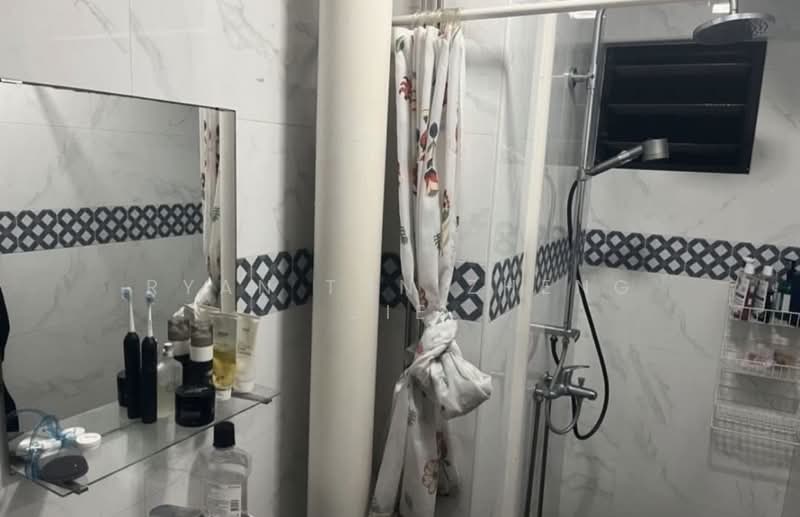 51 Teban Gardens Road, 51 Teban Gardens Road, 3 Bedrooms, 1,472 sqft, HDB Flat For Sale, by Ryan Tan Zheng Jie, 500209634 - Bathroom - PropertyGuru.com.sg