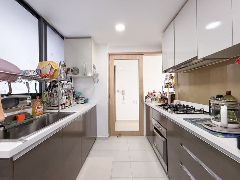 Twin Fountains, 19A Woodlands Avenue 6, 3 Bedrooms, 1,195 sqft, Executive Condominium For Sale, by Jonathan Yeo, 500209653 - Kitchen - PropertyGuru.com.sg