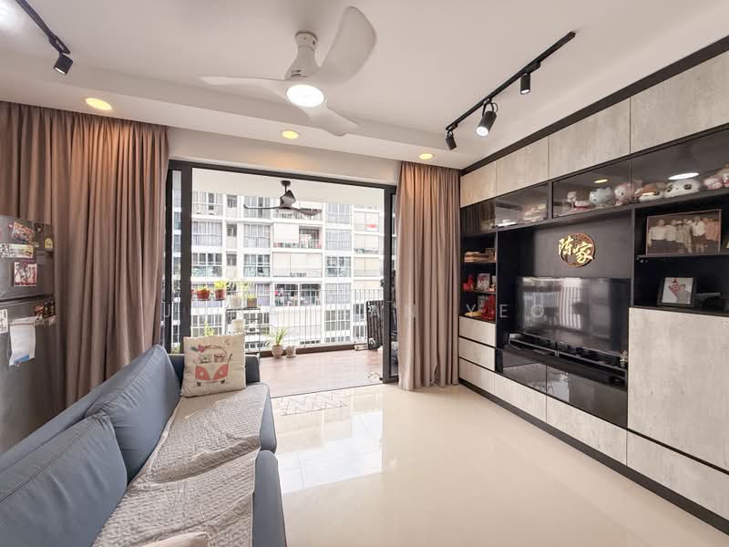 Twin Fountains, 19A Woodlands Avenue 6, 3 Bedrooms, 1,195 sqft, Executive Condominium For Sale, by Jonathan Yeo, 500209653 - Living Room - PropertyGuru.com.sg