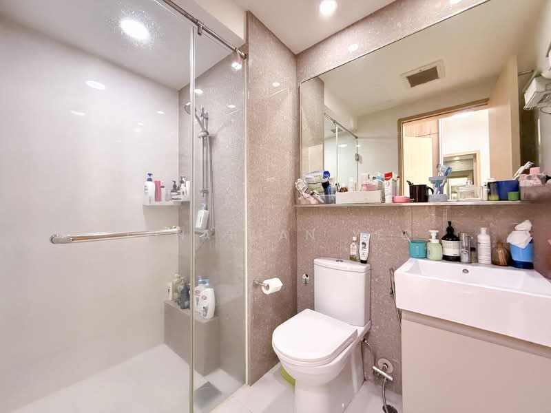 Twin Fountains, 19A Woodlands Avenue 6, 3 Bedrooms, 1,195 sqft, Executive Condominium For Sale, by Jonathan Yeo, 500209653 - Bathroom - PropertyGuru.com.sg