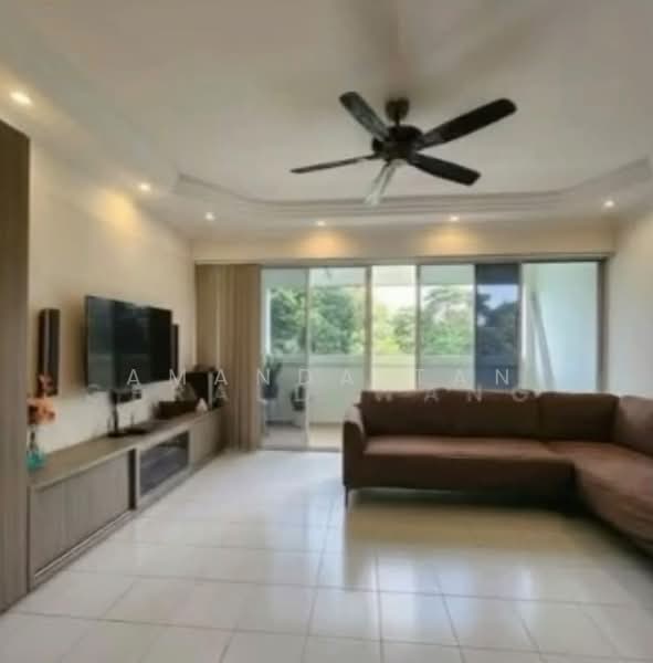 542 Bukit Batok Street 52, 542 Bukit Batok Street 52, 3 Bedrooms, 1,572 sqft, HDB Flat For Sale, by Amanda Tan, 500209659 - Living Room - PropertyGuru.com.sg