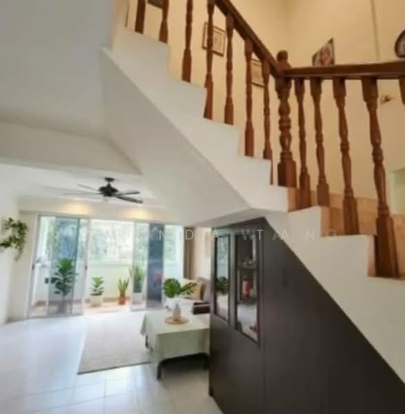 542 Bukit Batok Street 52, 542 Bukit Batok Street 52, 3 Bedrooms, 1,572 sqft, HDB Flat For Sale, by Amanda Tan, 500209659 - Living Room - PropertyGuru.com.sg