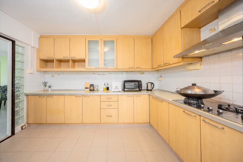 542 Bukit Batok Street 52, 542 Bukit Batok Street 52, Dairy Farm / Bukit Panjang / Choa Chu Kang, 3 Bedrooms, 1,572 sqft, HDB Flat For Sale, by Amanda Tan, 500209659 - Kitchen - PropertyGuru.com.sg