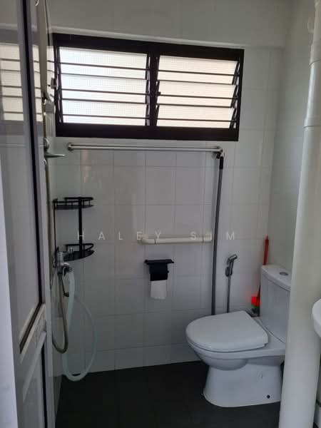 111 Serangoon North Avenue 1, 111 Serangoon North Avenue 1, Room Rental, 170 sqft, HDB Flat For Rent, by Haley Sim, 500209660 - Bathroom - PropertyGuru.com.sg