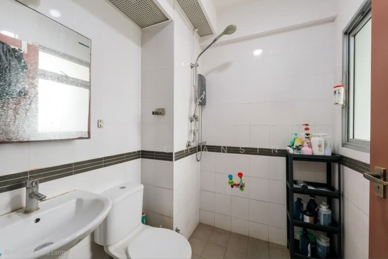 448B Sengkang West Way, 448B Sengkang West Way, 2 Bedrooms, 721 sqft, HDB Flat For Sale, by Leona Chansingh, 500209663 - Bathroom - PropertyGuru.com.sg