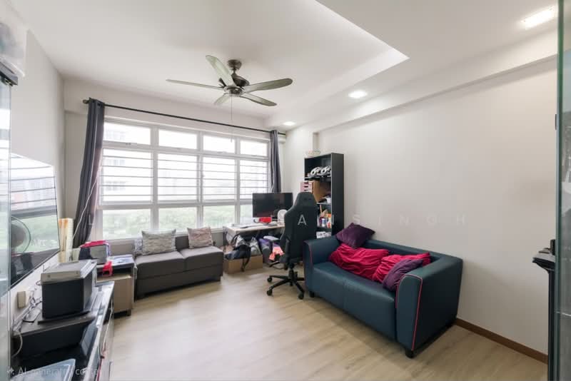 448B Sengkang West Way, 448B Sengkang West Way, 2 Bedrooms, 721 sqft, HDB Flat For Sale, by Leona Chansingh, 500209663 - Living Room - PropertyGuru.com.sg