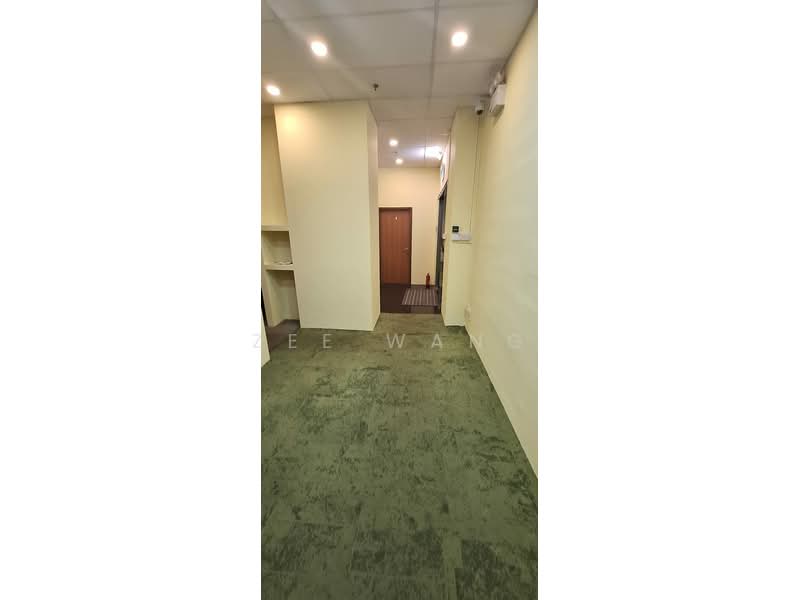 Tradehub 21, 8 Boon Lay Way, 1,647 sqft, Light Industrial (B1) For Sale, by Zee Wang, 500209664 - Interior - CommercialGuru.com.sg