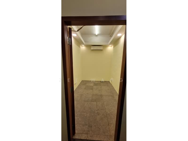 Tradehub 21, 8 Boon Lay Way, 1,647 sqft, Light Industrial (B1) For Sale, by Zee Wang, 500209664 - Interior - CommercialGuru.com.sg