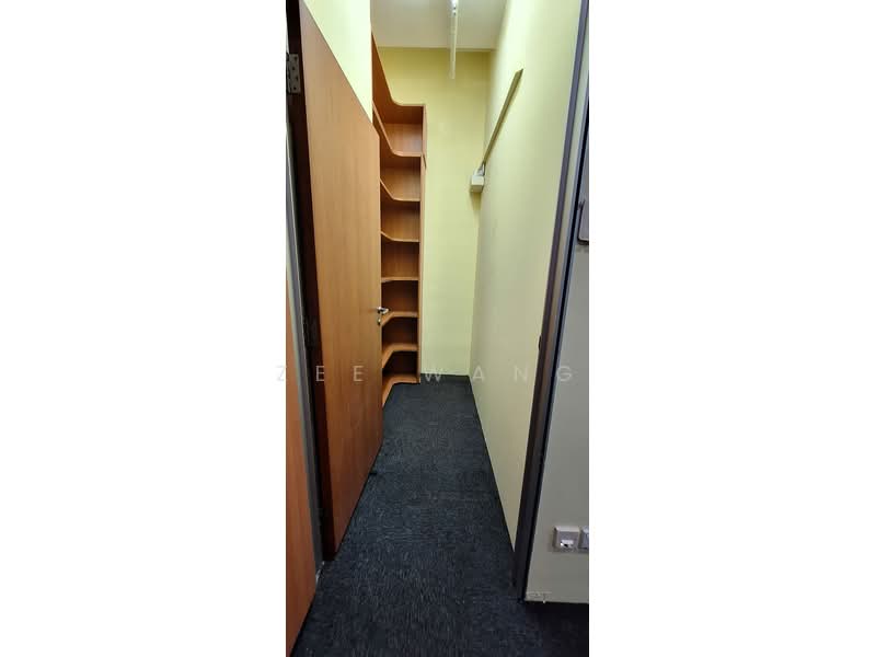 Tradehub 21, 8 Boon Lay Way, 1,647 sqft, Light Industrial (B1) For Sale, by Zee Wang, 500209664 - Interior - CommercialGuru.com.sg