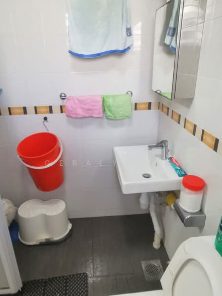 153 Rivervale Crescent, 153 Rivervale Crescent, Room Rental, 140 sqft, HDB Flat For Rent, by Geralyn Ng, 500209670 - Bathroom - PropertyGuru.com.sg