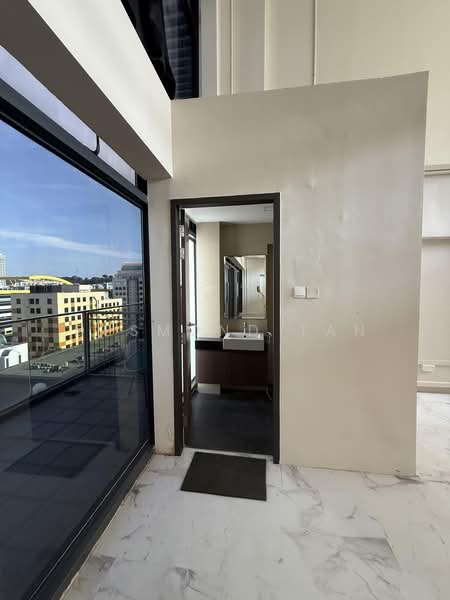 Apex @ Henderson, 201 Henderson Road Singapore, 3,165 sqft, Light Industrial (B1) For Sale, by Desmond Tan, 500209671 - Bathroom - CommercialGuru.com.sg