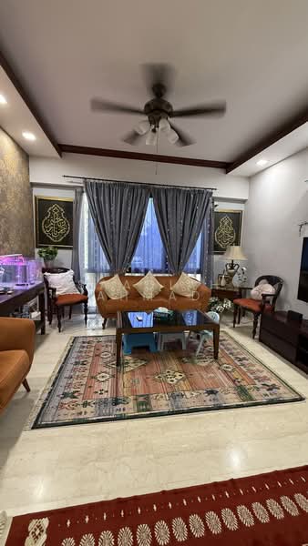 Simsville, 6 Geylang East Avenue 2, 5 Bedrooms, 1,528 sqft, Condominium For Sale, by Saadiah Ahmad, 500209677 - Living Room - PropertyGuru.com.sg