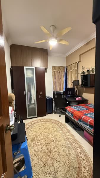 Simsville, 6 Geylang East Avenue 2, 5 Bedrooms, 1,528 sqft, Condominium For Sale, by Saadiah Ahmad, 500209677 - Bedroom - PropertyGuru.com.sg