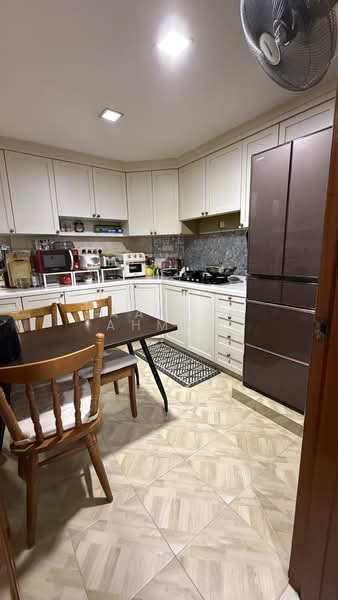 Simsville, 6 Geylang East Avenue 2, 5 Bedrooms, 1,528 sqft, Condominium For Sale, by Saadiah Ahmad, 500209677 - Kitchen - PropertyGuru.com.sg