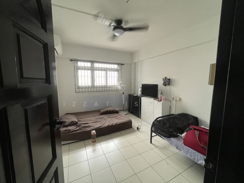 408 Yishun Avenue 6, 408 Yishun Avenue 6, 3 Bedrooms, 904 sqft, HDB Flat For Sale, by Izzat Ishak, 500209678 - Bedroom - PropertyGuru.com.sg