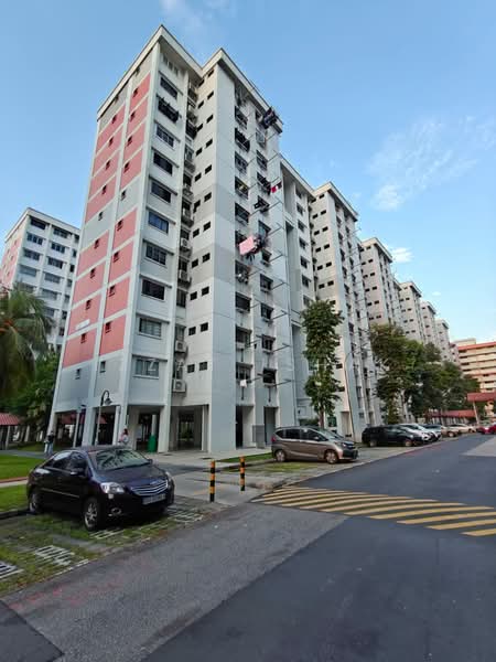 408 Yishun Avenue 6, 408 Yishun Avenue 6, 3 Bedrooms, 904 sqft, HDB Flat For Sale, by Izzat Ishak, 500209678 - Exterior - PropertyGuru.com.sg