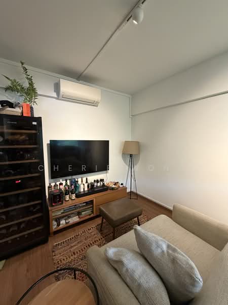 118 Clementi Street 13, 118 Clementi Street 13, 3 Bedrooms, 1,119 sqft, HDB Flat For Sale, by Cherie Wong, 500209679 - Living Room - PropertyGuru.com.sg
