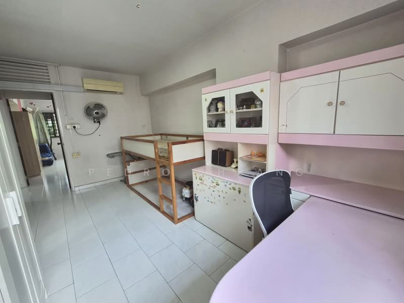 486 Pasir Ris Drive 4, 486 Pasir Ris Drive 4, 4 Bedrooms, 1,334 sqft, HDB Flat For Sale, by Pedro Chuang, 500209683 - Common Bedroom - PropertyGuru.com.sg