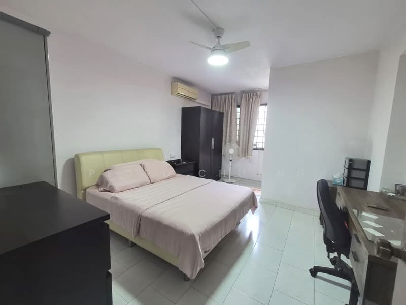 486 Pasir Ris Drive 4, 486 Pasir Ris Drive 4, 4 Bedrooms, 1,334 sqft, HDB Flat For Sale, by Pedro Chuang, 500209683 - Master Bedroom - PropertyGuru.com.sg
