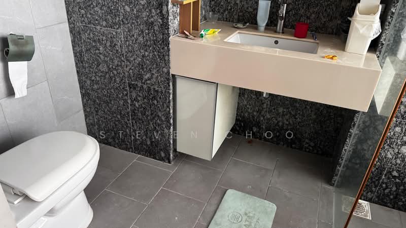 The Springside, Springside Walk, Room Rental, 130 sqft, Terraced House For Rent, by Steven Choo, 500209687 - Bathroom - PropertyGuru.com.sg