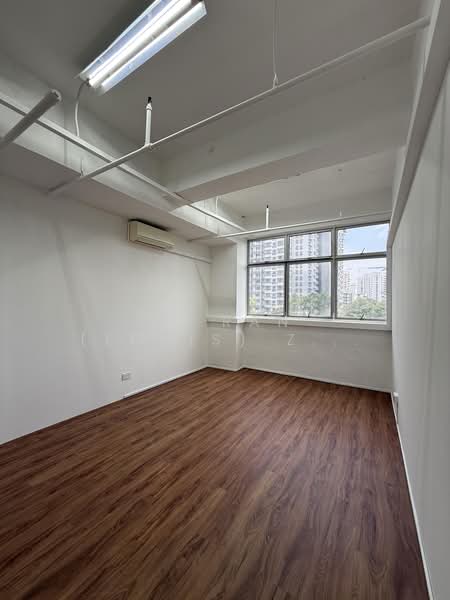 Yi Guang Factory Building, 180 Paya Lebar Road, 250 sqft, Light Industrial (B1) For Rent, by Yi Ran (Louis) Zhang, 500209691 - Interior - CommercialGuru.com.sg