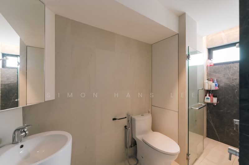106 Jalan Rajah, 106 Jalan Rajah, 4 Bedrooms, 1,721 sqft, HDB Flat For Sale, by Simon Hans Lee, 500209692 - Bathroom - PropertyGuru.com.sg