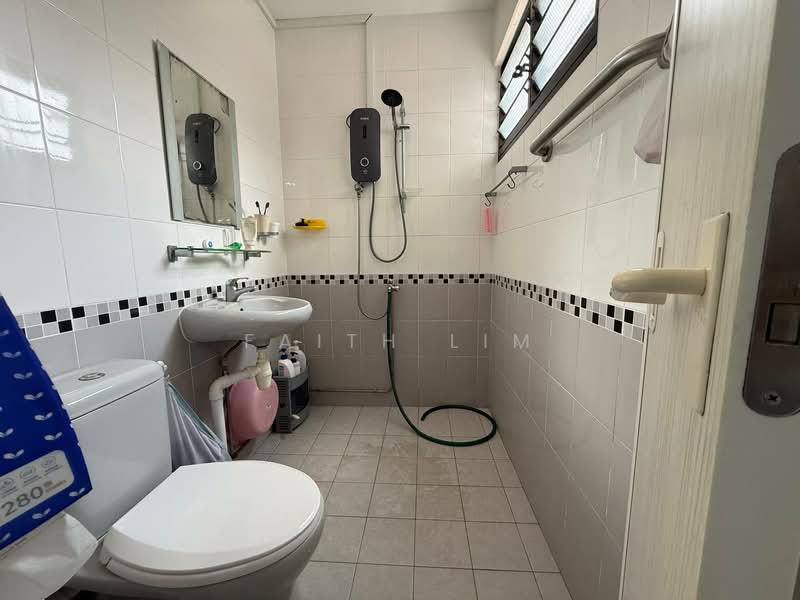 11 Saint George's Road, 11 Saint George's Road, Room Rental, 130 sqft, HDB Flat For Rent, by Faith Lim, 500209694 - Bathroom - PropertyGuru.com.sg