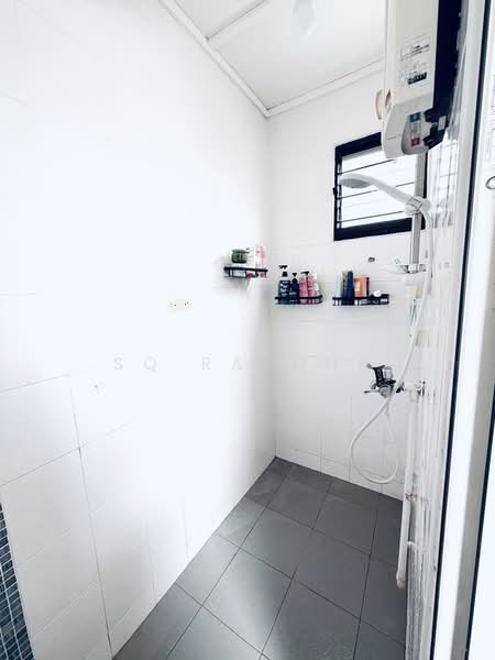 506 Bukit Batok Street 52, 506 Bukit Batok Street 52, 2 Bedrooms, 645 sqft, HDB Flat For Sale, by SQ Raudha, 500209708 - Bathroom - PropertyGuru.com.sg