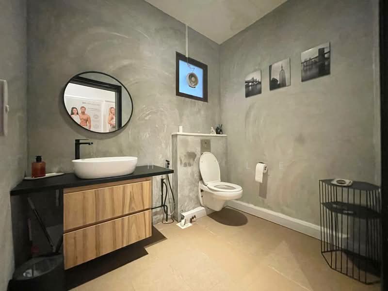 Super Cheap Commercial Unit | Petain Road | Farrer Park MRT | City Square Mall, Petain Road, 904 sqft, Other Retail For Rent, by Michelle Lee, 500209726 - Bathroom - CommercialGuru.com.sg