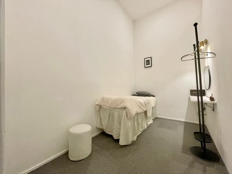 Super Cheap Commercial Unit | Petain Road | Farrer Park MRT | City Square Mall, Petain Road, 904 sqft, Other Retail For Rent, by Michelle Lee, 500209726 - Interior - CommercialGuru.com.sg