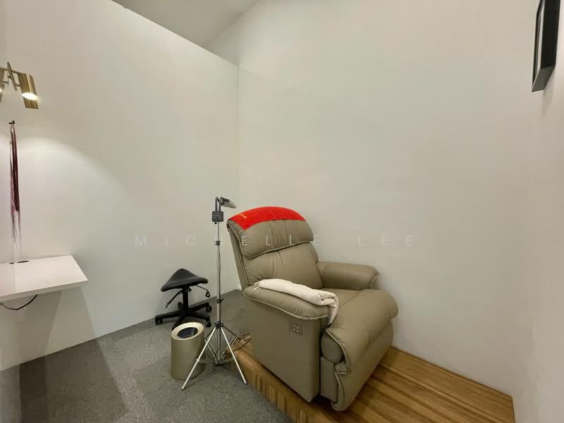 Super Cheap Commercial Unit | Petain Road | Farrer Park MRT | City Square Mall, Petain Road, 904 sqft, Other Retail For Rent, by Michelle Lee, 500209726 - Interior - CommercialGuru.com.sg