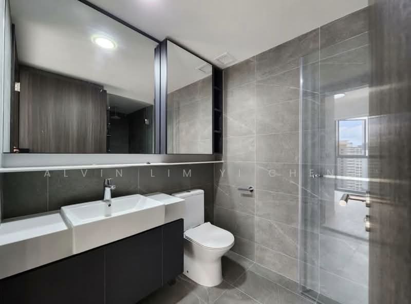 Riverfront Residences, 53 Hougang Avenue 7, 2 Bedrooms, 721 sqft, Condominium For Sale, by Alvin Lim Yi Cheng, 500209742 - Bathroom - PropertyGuru.com.sg