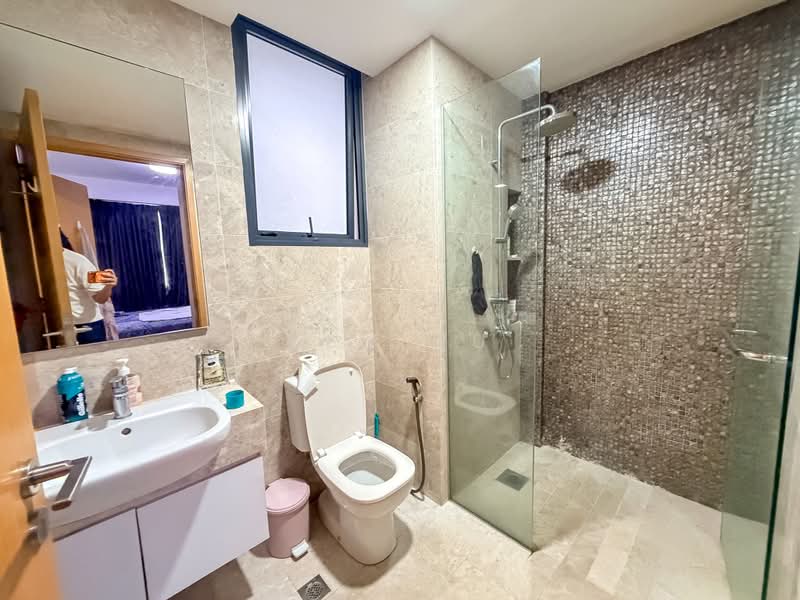 La Fiesta, 60 Sengkang Square, 1 Bedroom, 452 sqft, Condominium For Rent, by Ken Wu, 500209744 - Bathroom - PropertyGuru.com.sg