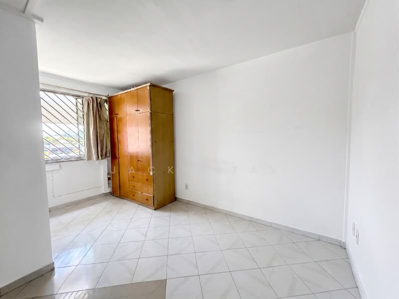 12 Toh Yi Drive, 12 Toh Yi Drive, 3 Bedrooms, 1,119 sqft, HDB Flat For Sale, by JACKIE TAN, 500209746 - Master room  - PropertyGuru.com.sg