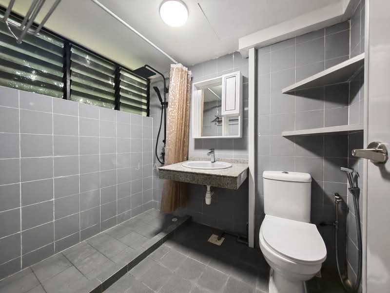 Pine Grove, 1P Pine Grove, Room Rental, 245 sqft, Condominium For Rent, by Jane Ee, 500209749 - Bathroom - PropertyGuru.com.sg