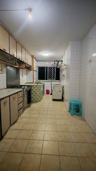 925 Jurong West Street 92, 925 Jurong West Street 92, 3 Bedrooms, 1,109 sqft, HDB Flat For Sale, by Vernon Low, 500209750 - Kitchen - PropertyGuru.com.sg